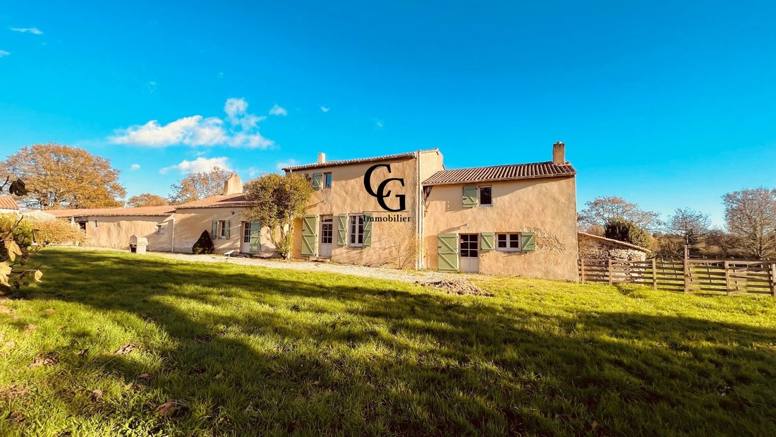 Farm Ranch in Les Moutiers-en-Retz, Pays de la Loire, France 2 - 15704509