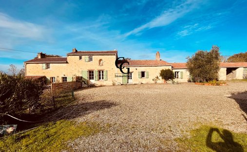 Farm Ranch in Les Moutiers-en-Retz, Pays de la Loire, France 1