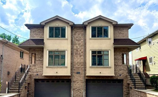 Luxury villas with garage for sale - 507x312xc 