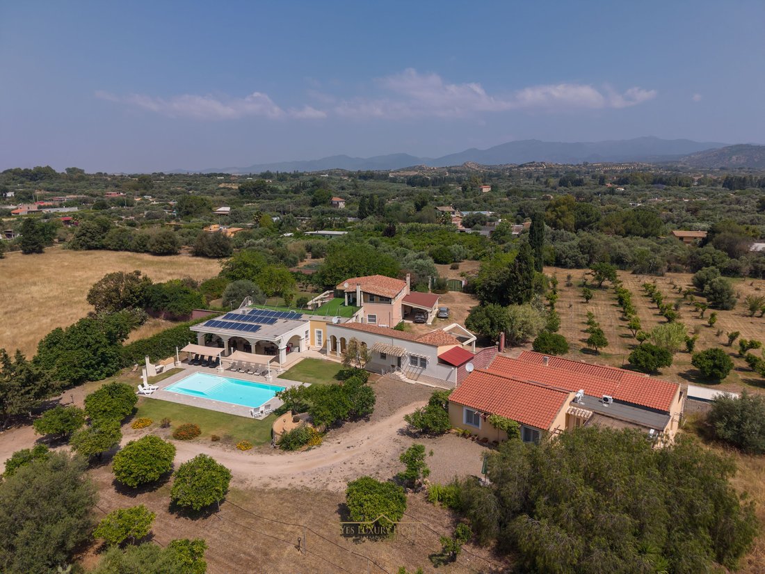 Villa in Quartucciu, Sardinia, Italy 1 - 15881512