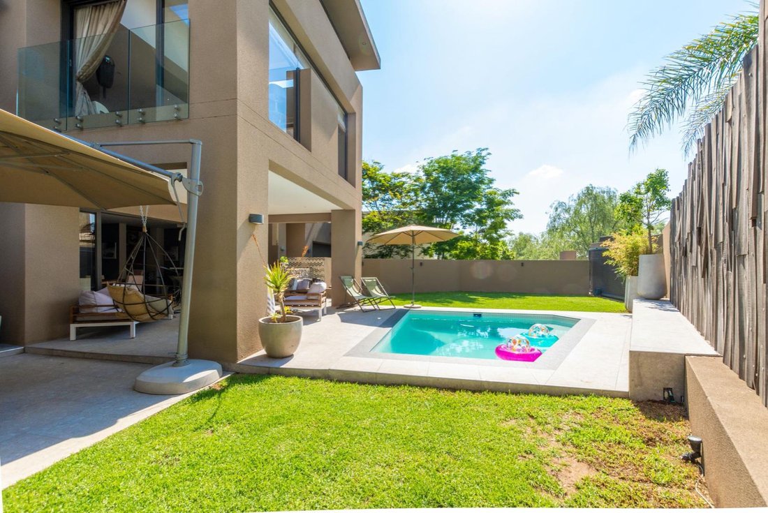 House in Woodmead, Gauteng, South Africa 5 - 15881665