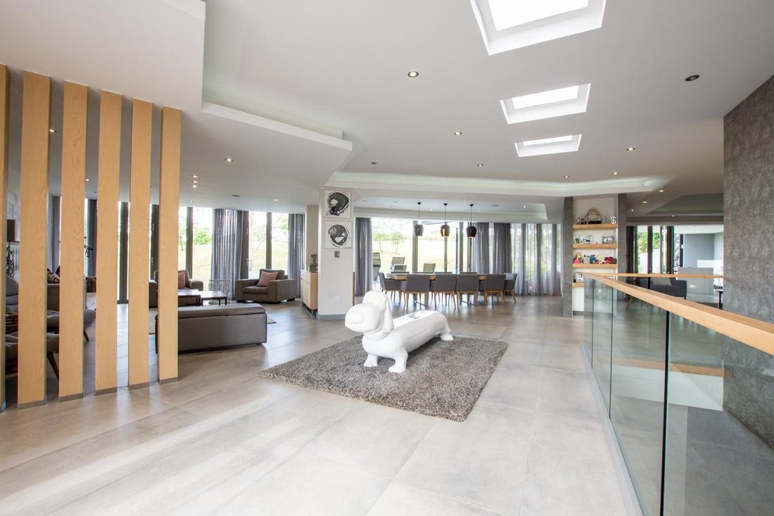 House in Woodmead, Gauteng, South Africa 5 - 15881668