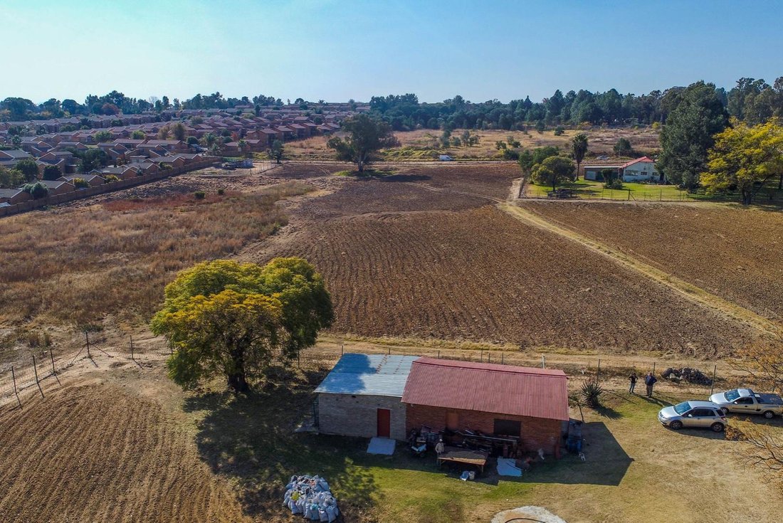 Land in Eagle Canyon Golf Estate, Gauteng, South Africa 2 - 15881677