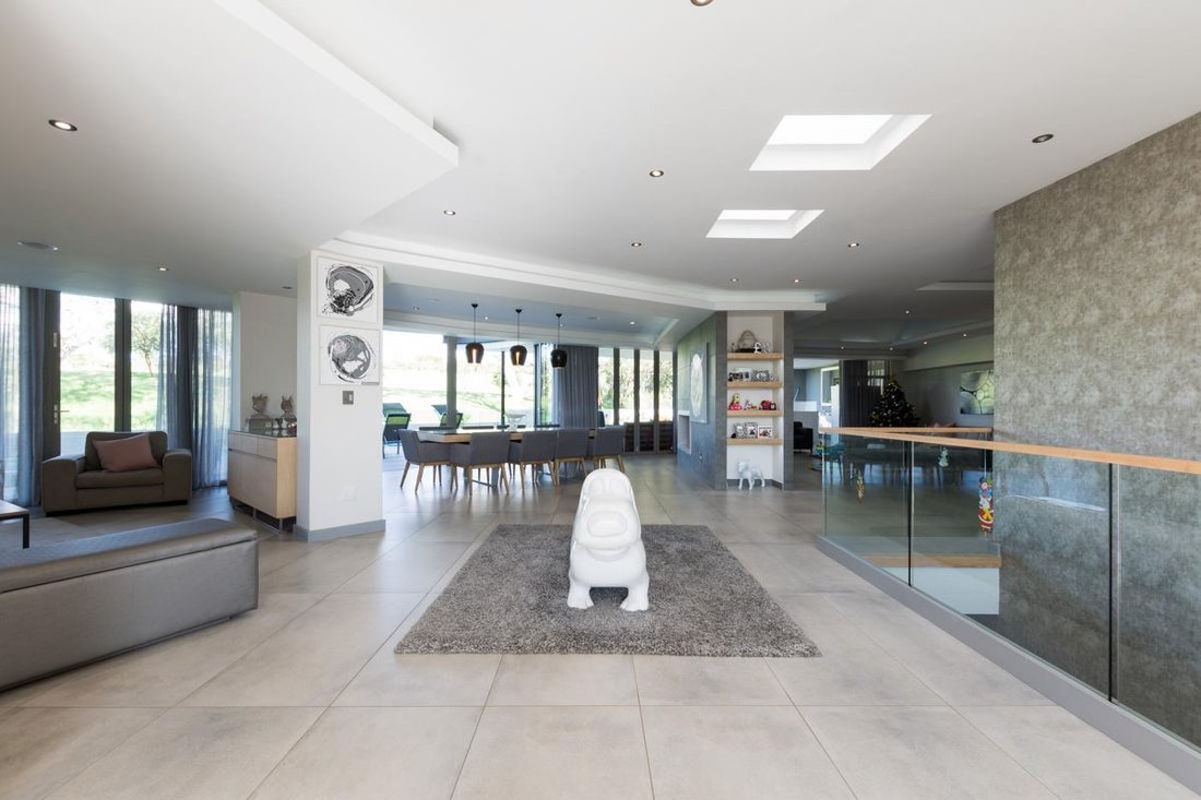 House in Woodmead, Gauteng, South Africa 4 - 15881668