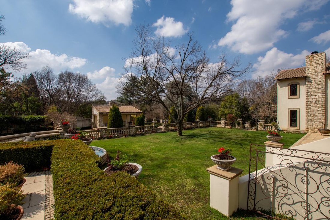 House in Bryanston, Gauteng, South Africa 5 - 15881669