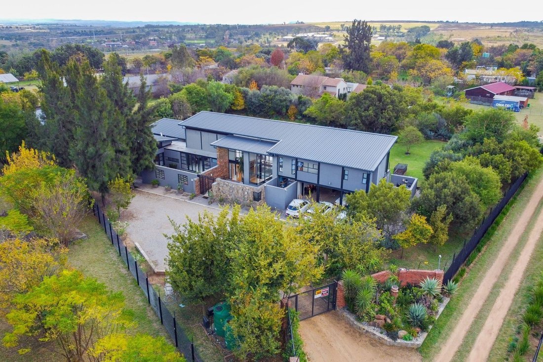 Farm Ranch in Chartwell, Gauteng, South Africa 1 - 15882193