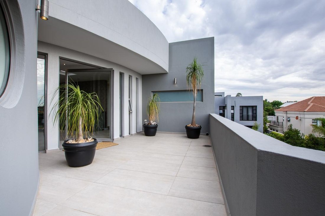 House in Woodmead, Gauteng, South Africa 3 - 15881668