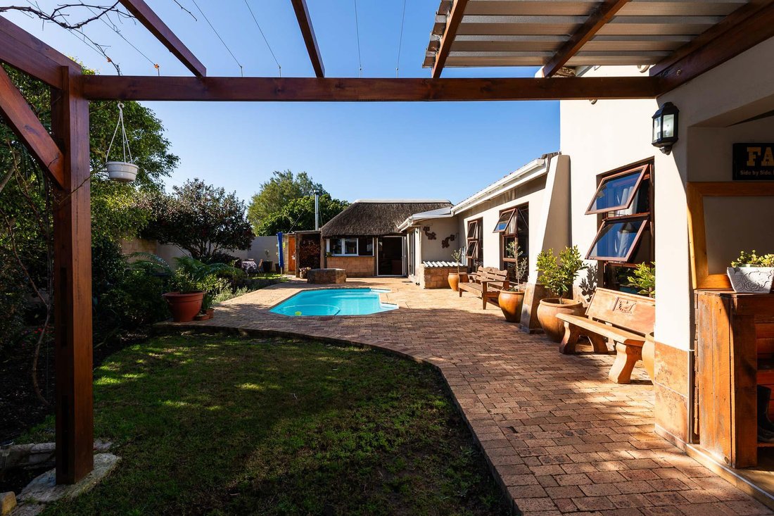 Farm Ranch in George, Western Cape, South Africa 2 - 15881711
