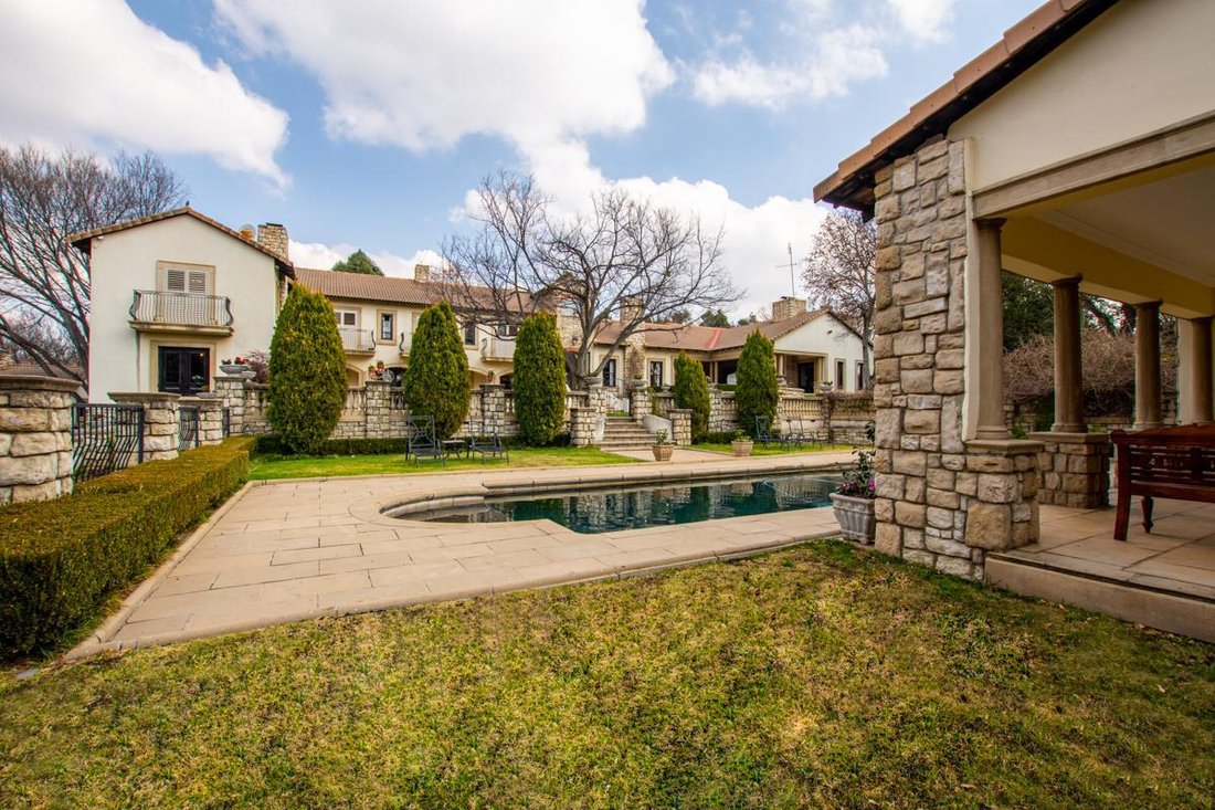 House in Bryanston, Gauteng, South Africa 2 - 15881669