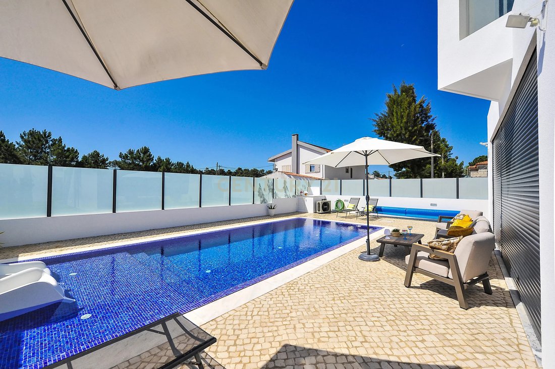 Villa in Aroeira, Charneca de Caparica e Sobreda, Portugal 5 - 14476602