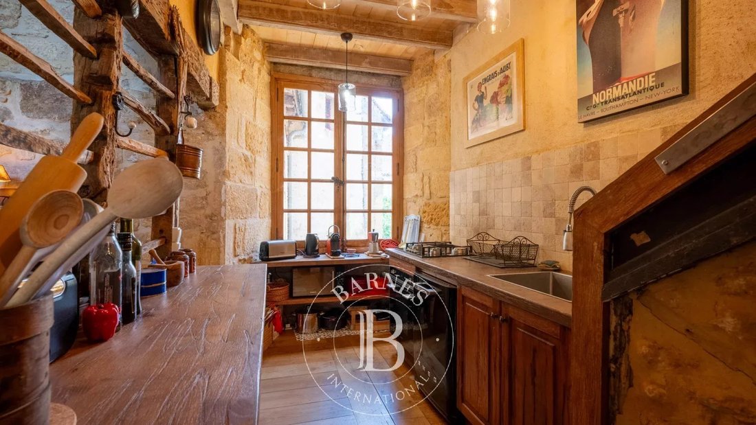 Estate in Sarlat-la-Canéda, Nouvelle-Aquitaine, France 5 - 15882444