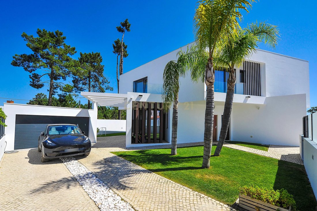 Villa in Aroeira, Charneca de Caparica e Sobreda, Portugal 2 - 14476602
