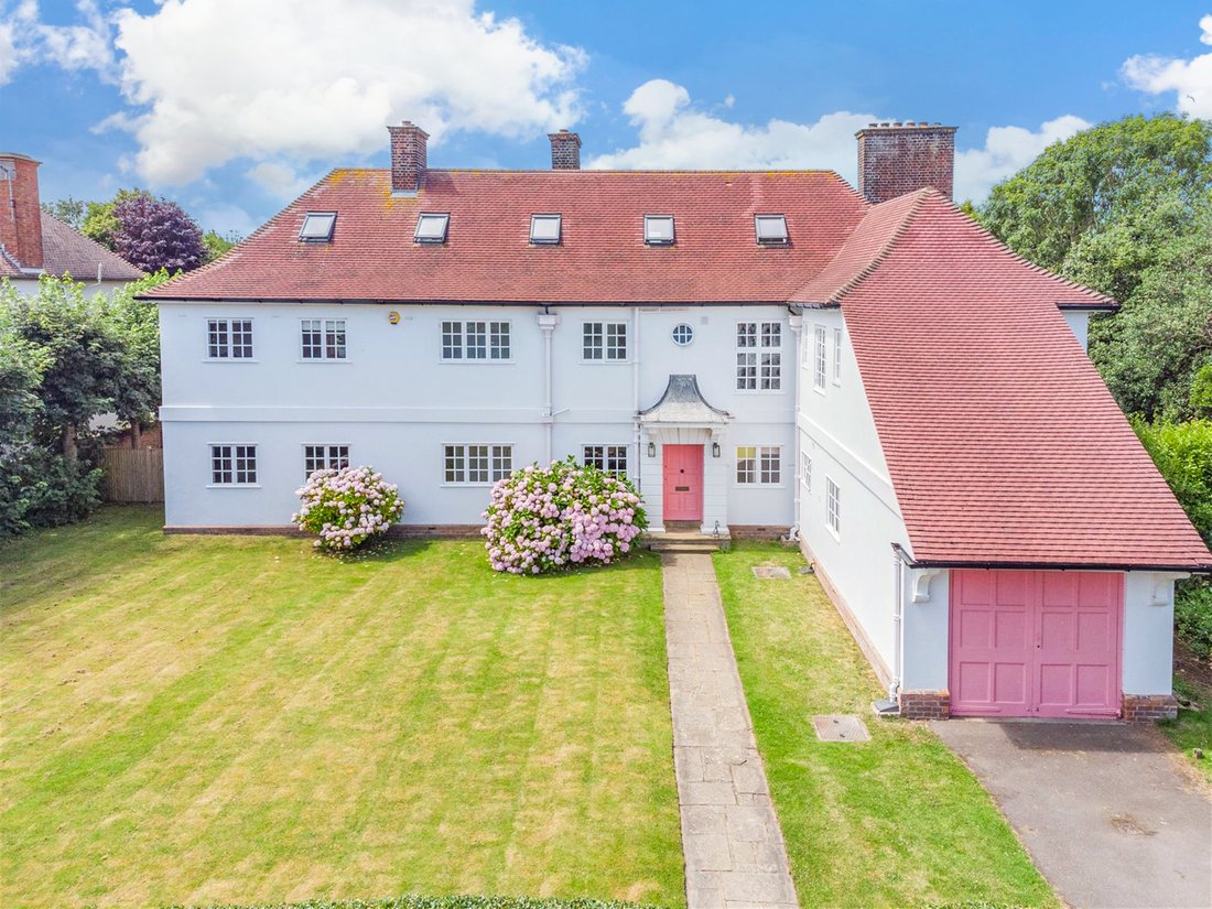 House in Folkestone, England 1 - 15884140