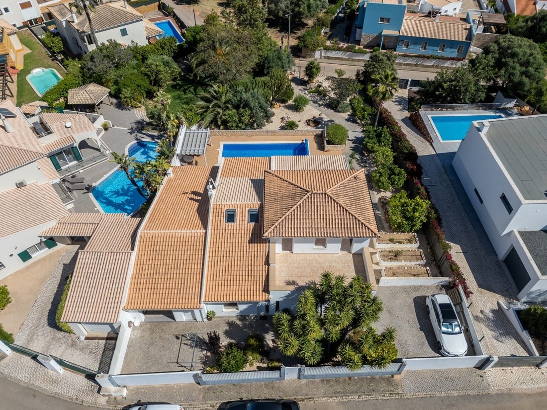 House in Mexilhoeira Grande, Algarve, Portugal 3 - 14334015
