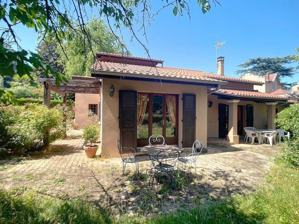 House in Écully, Auvergne-Rhône-Alpes, France 1 - 15884236