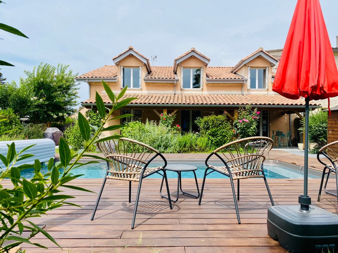Villa in Saint-Émilion, Nouvelle-Aquitaine, France 1 - 15883955