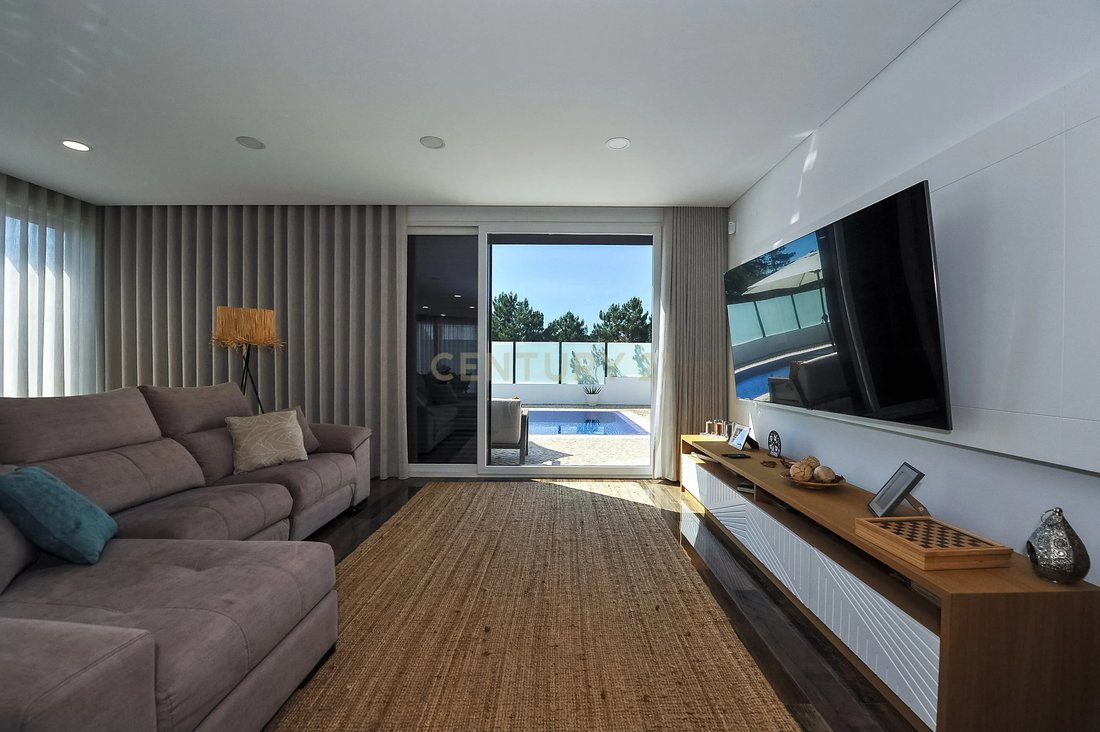 Villa in Aroeira, Charneca de Caparica e Sobreda, Portugal 4 - 14476602