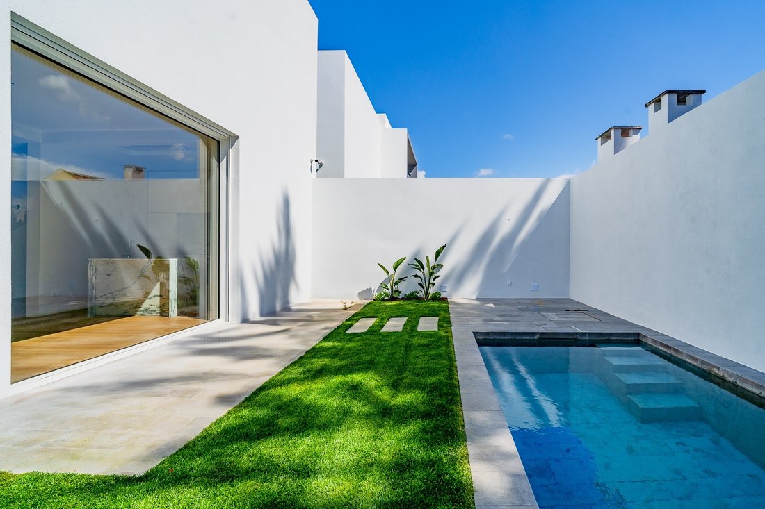 House in Carcavelos e Parede, Lisbon, Portugal 2 - 13799636