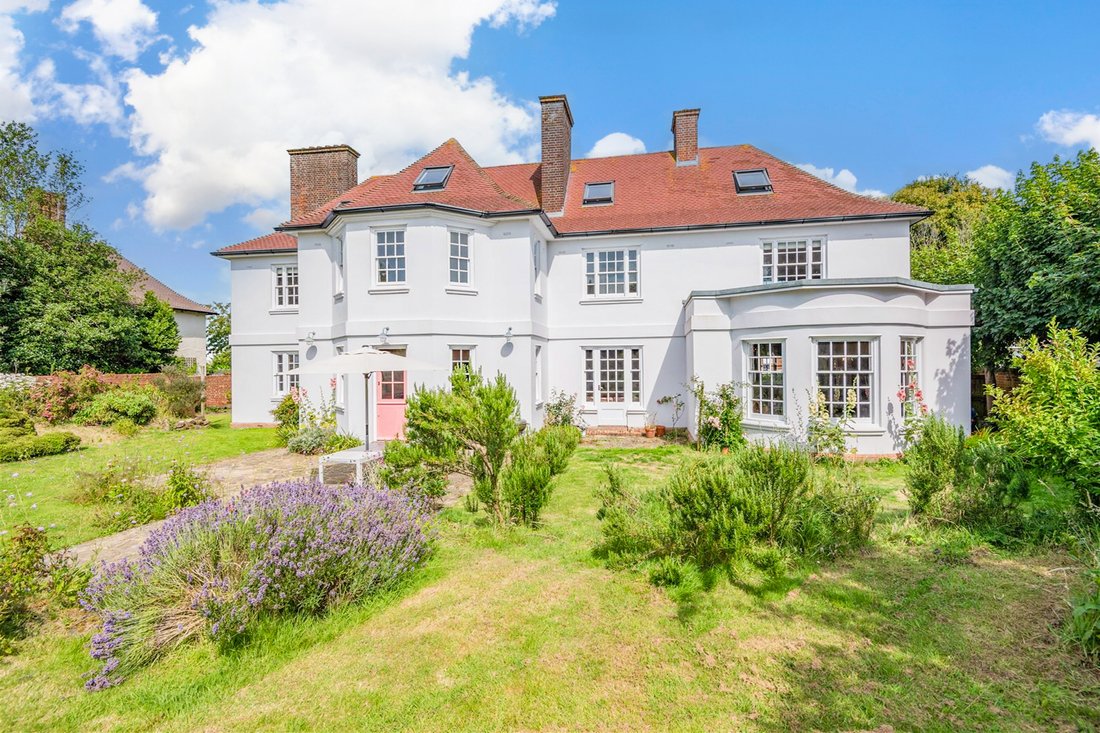 House in Folkestone, England 2 - 15884140
