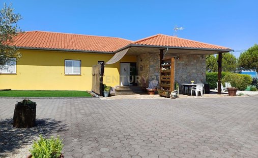 Farm Ranch in Mirandela, Braganca District, Portugal 1