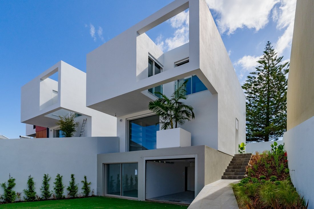 House in Carcavelos e Parede, Lisbon, Portugal 1 - 13799636