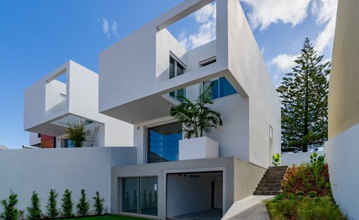 House in Carcavelos e Parede, Lisbon, Portugal 1