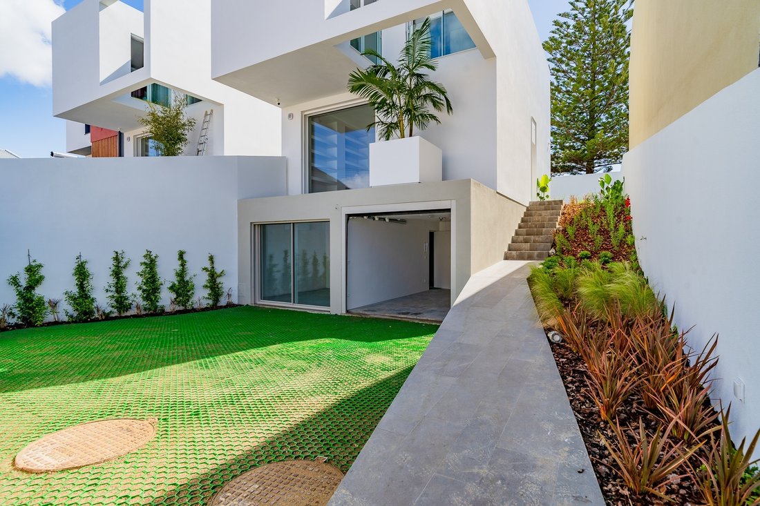 House in Carcavelos e Parede, Lisbon, Portugal 3 - 13799636