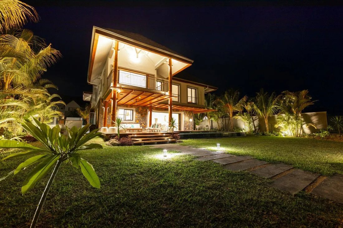 Villa in Black River, Rivière Noire District, Mauritius 2 - 15881728