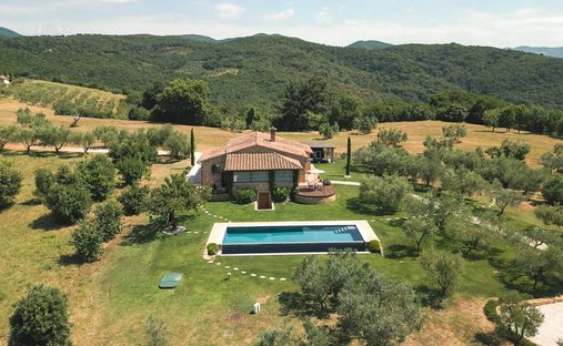 Villa in Riparbella, Tuscany, Italy 1