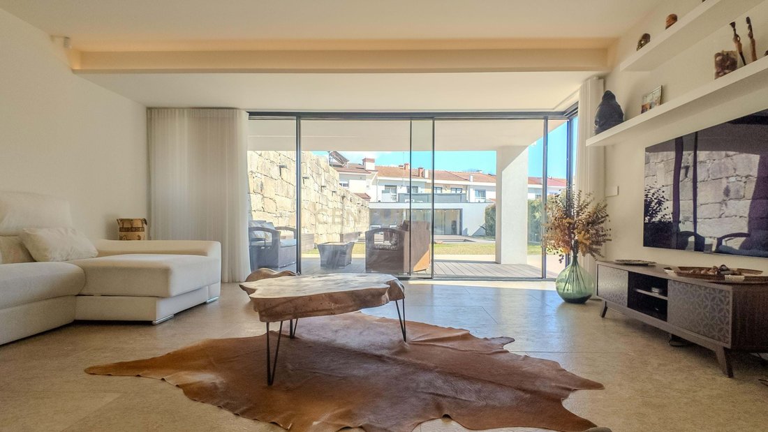 Villa in Senhora da Hora, Porto District, Portugal 1 - 15882664