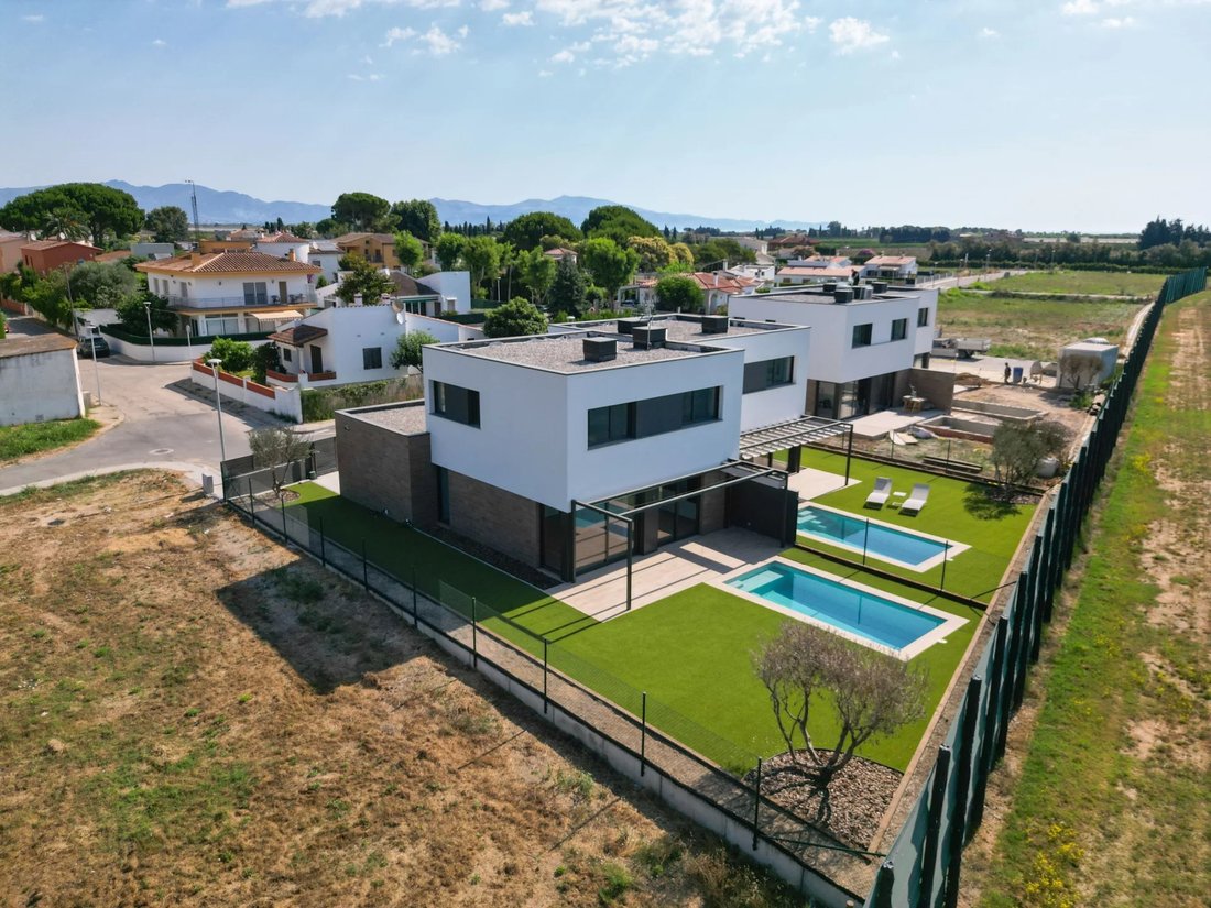 House in Sant Pere Pescador, Catalonia, Spain 2 - 14742364