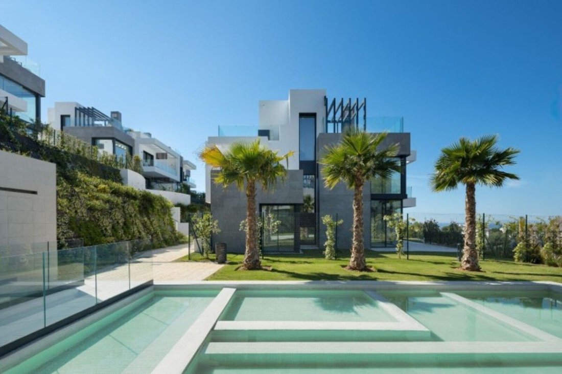 Villa in Marbella, Andalusia, Spain 2 - 15882691