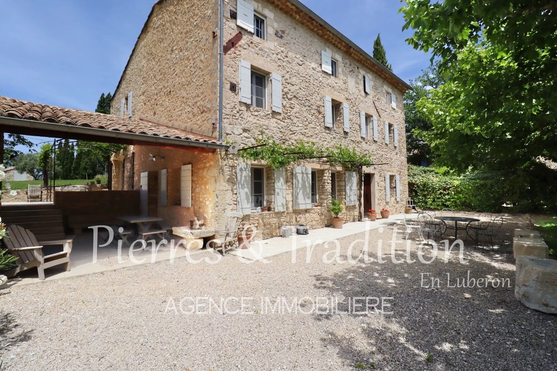 Estate in Roussillon, Provence-Alpes-Côte d'Azur, France 1 - 15881961