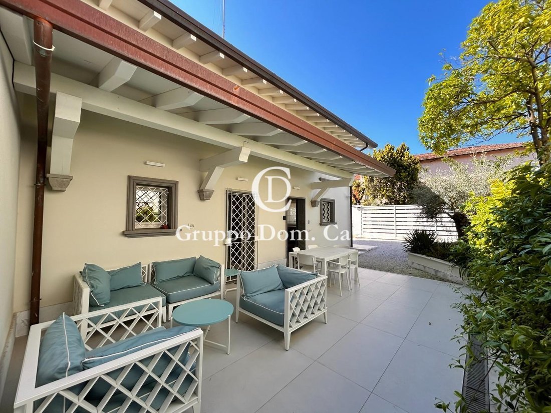 Country House in Center, Forte dei Marmi, Tuscany 1 - 15596895