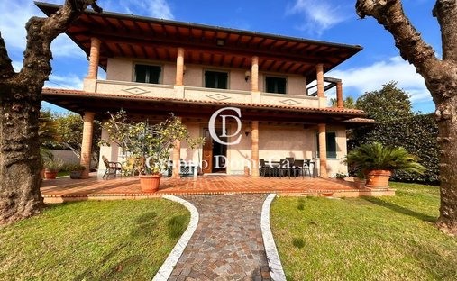 Villa in Center, Forte dei Marmi, Tuscany 1