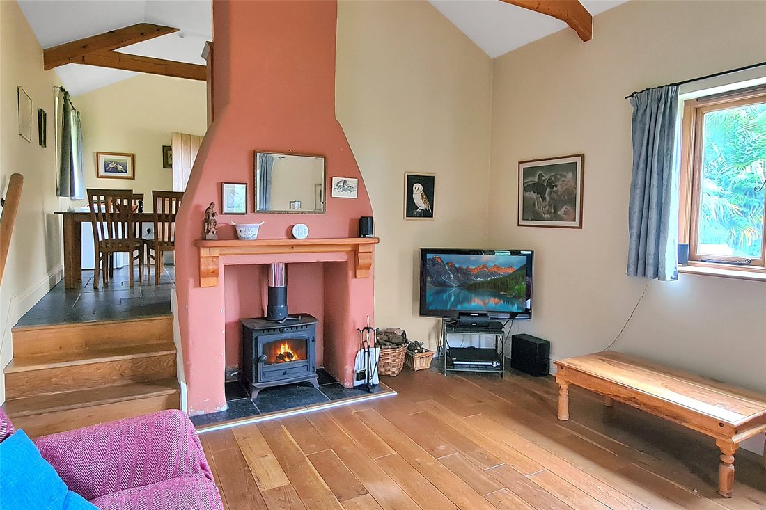 House in Petrockstow, England 5 - 15884151