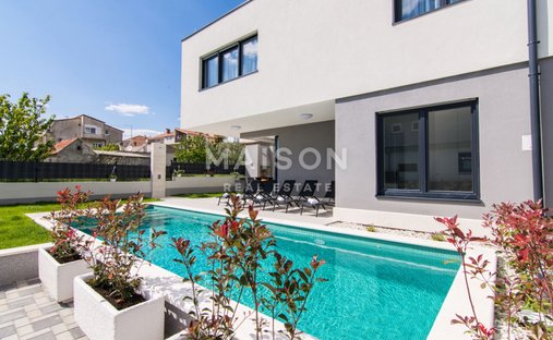 House in Kastel Kambelovac, Split-Dalmatia County, Croatia 1