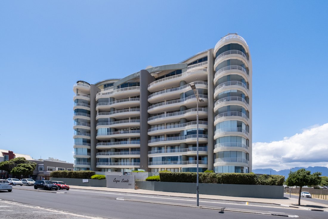 Apartment in Gants Plaza, Cape Town, South Africa 2 - 15883044