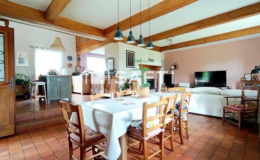 Castle for Sale in Saint-Valery-sur-Somme, Hauts-de-France, France