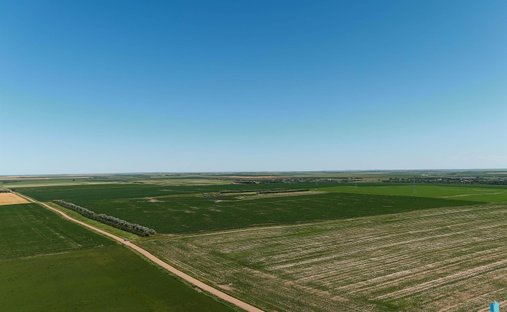 Land in Pierre, South Dakota, United States 1