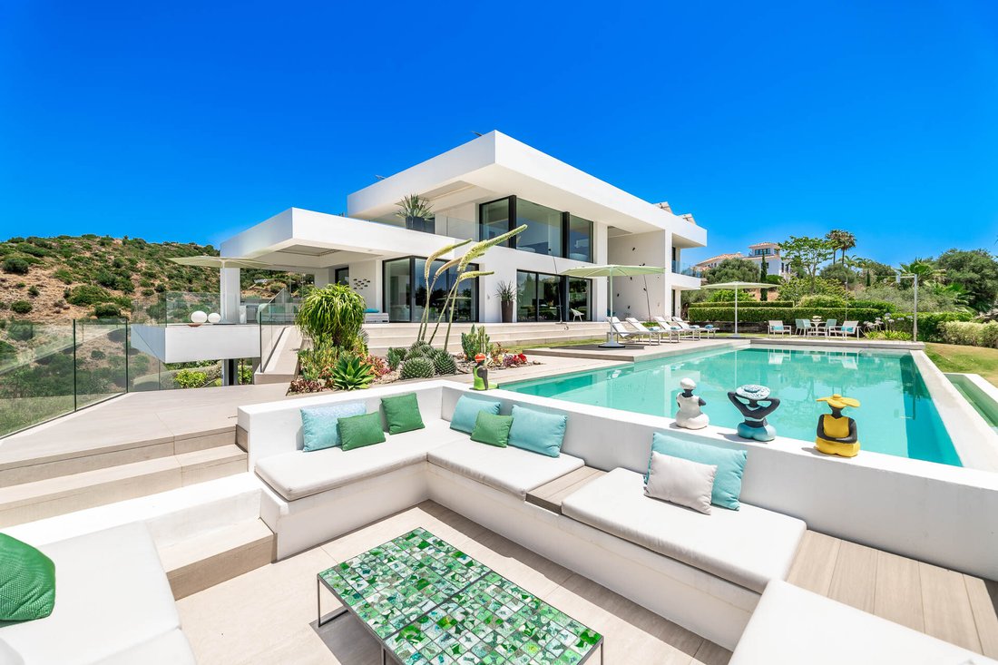 Villa in La Quinta, Benahavis, Andalusia 1 - 15884133