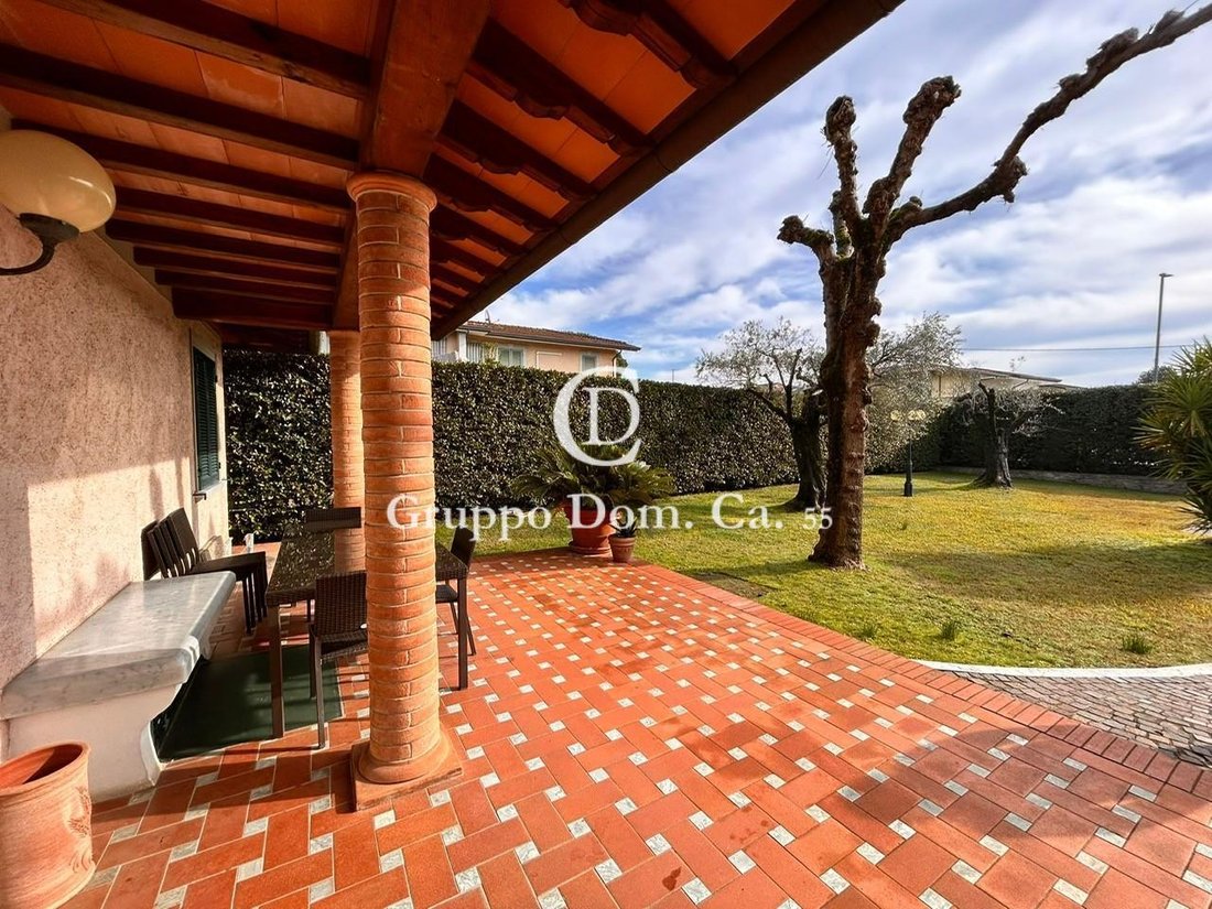 Villa in Center, Forte dei Marmi, Tuscany 2 - 15884096