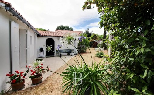 House in Les Portes-en-Ré, Nouvelle-Aquitaine, France 1