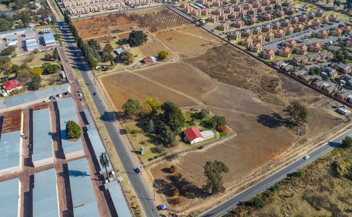 Land in Roodepoort, Gauteng, South Africa 1