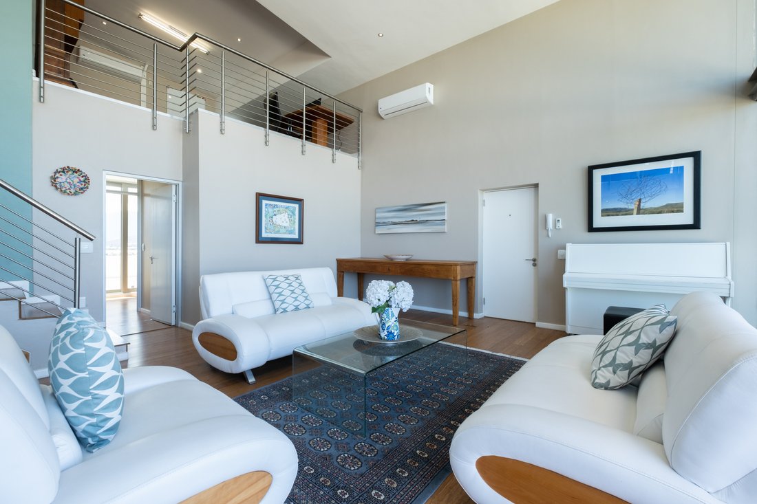 Apartment in Gants Plaza, Cape Town, South Africa 5 - 15883044