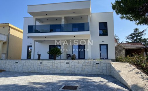 House in Unseen, Zadar County, Croatia 1