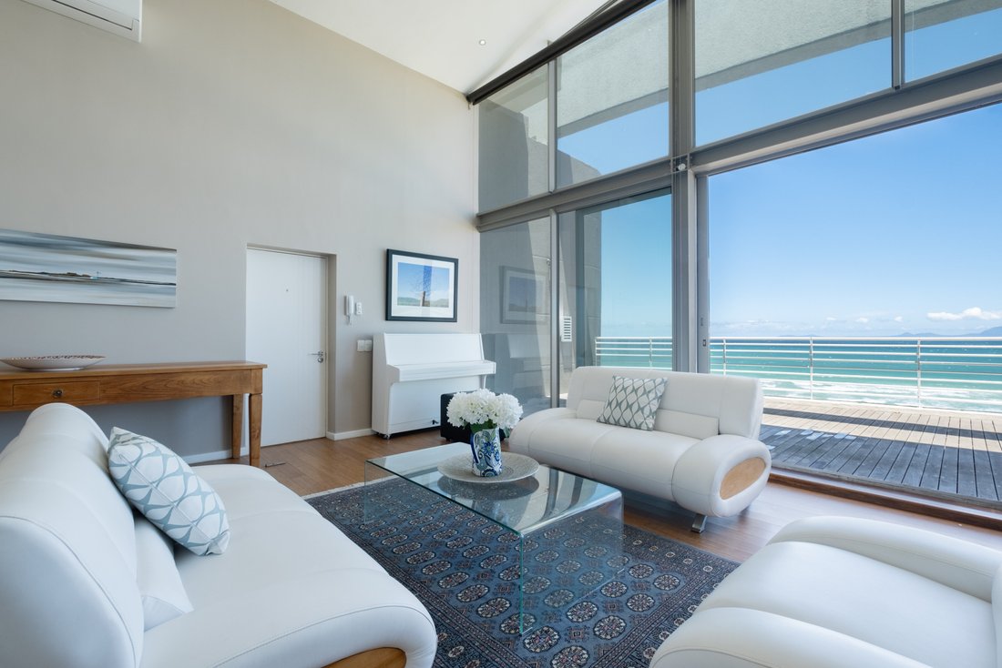 Apartment in Gants Plaza, Cape Town, South Africa 4 - 15883044
