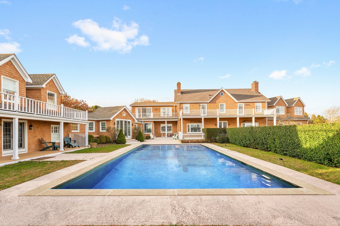 East Hampton, New York, United States 1 - 15878829
