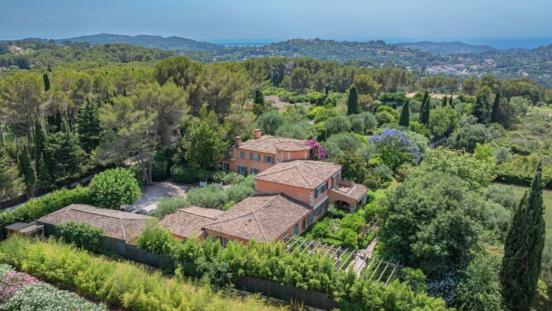 Villa in Les Indes les-Groulles, Mouans-Sartoux, France 2 - 15885390