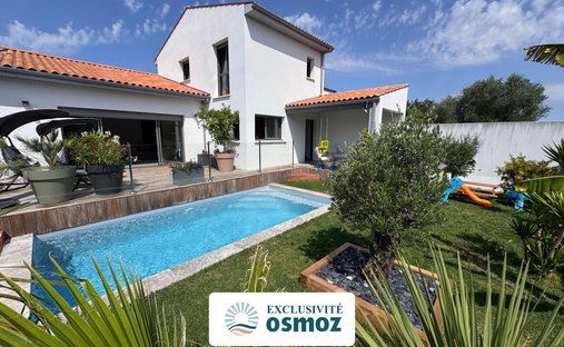 Villa in Saint-Xandre, Nouvelle-Aquitaine, France 1